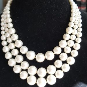 NWOT Beautiful White Pearls